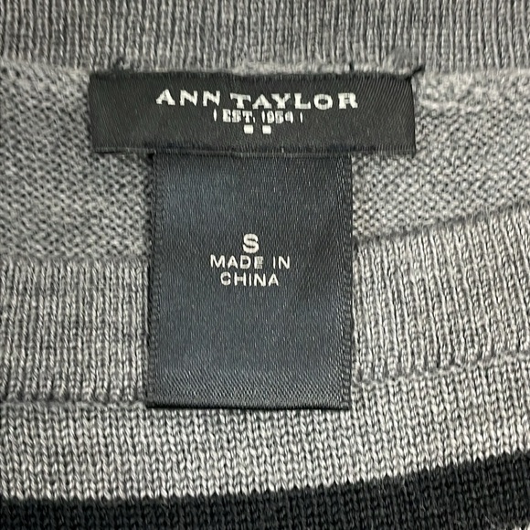 Ann Taylor Sweater Dress Wool Blend 3/4 Length Sleeve Gray Black Striped S - Picture 14 of 16